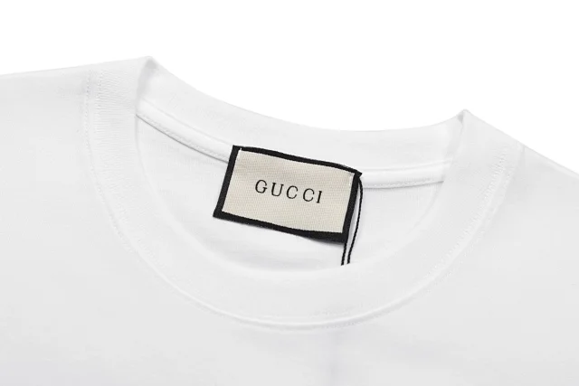 Gucci T-Shirts Short-Sleeve Logo Graphic T-Shirt product detail image 3