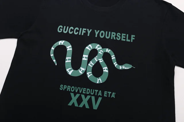 Gucci T-Shirts Short-Sleeve Logo Graphic T-Shirt product detail image 23