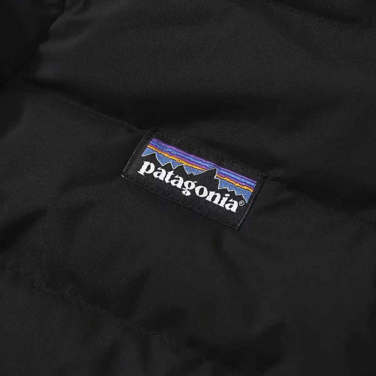 Patagonia Down Jackets Hooded quilted puffer jacket with zip chest pocket image 10