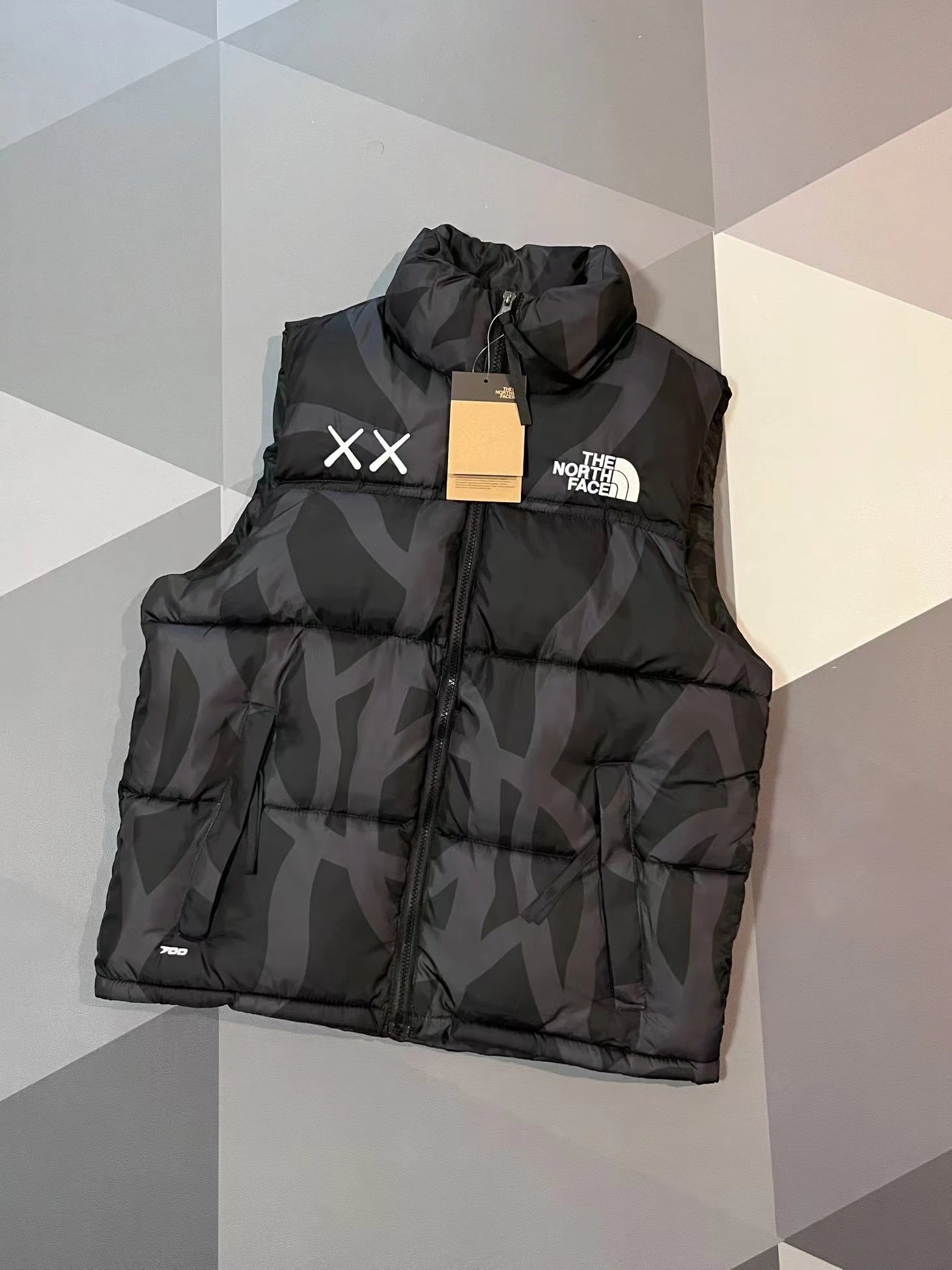The North Face Down Jackets Camouflage-print puffer jacket — ANGH-21