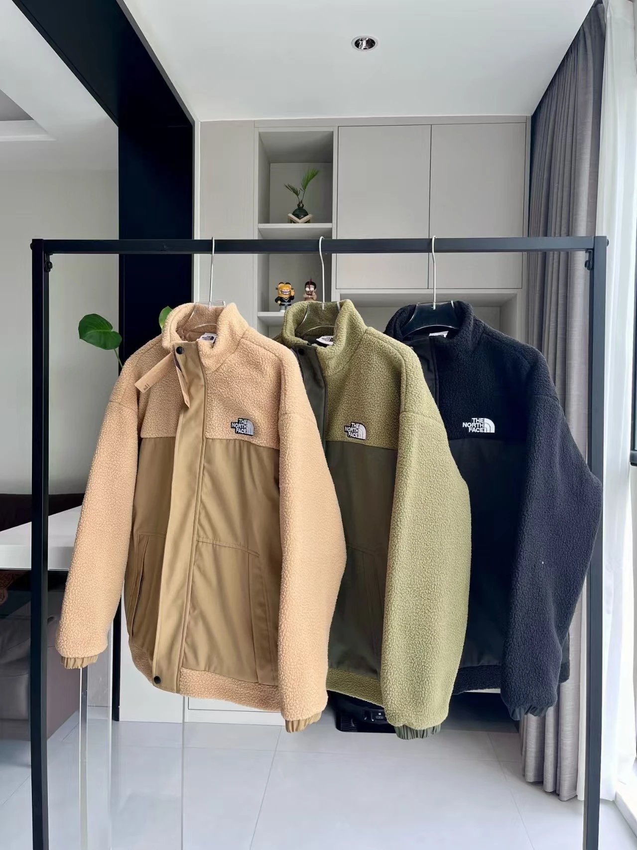 The North Face Puffer Vest with Hooded Layering System Black / Brown Outerwear - 10