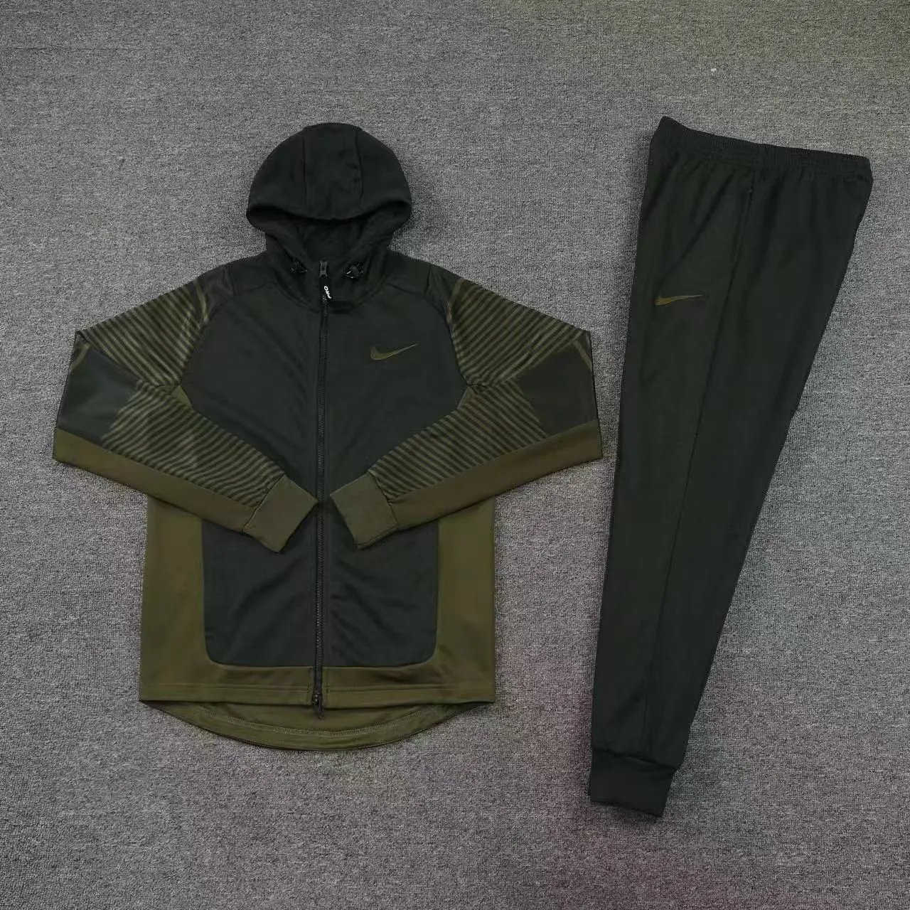 Nike DD-818 and DD-819 hooded tracksuits image 11