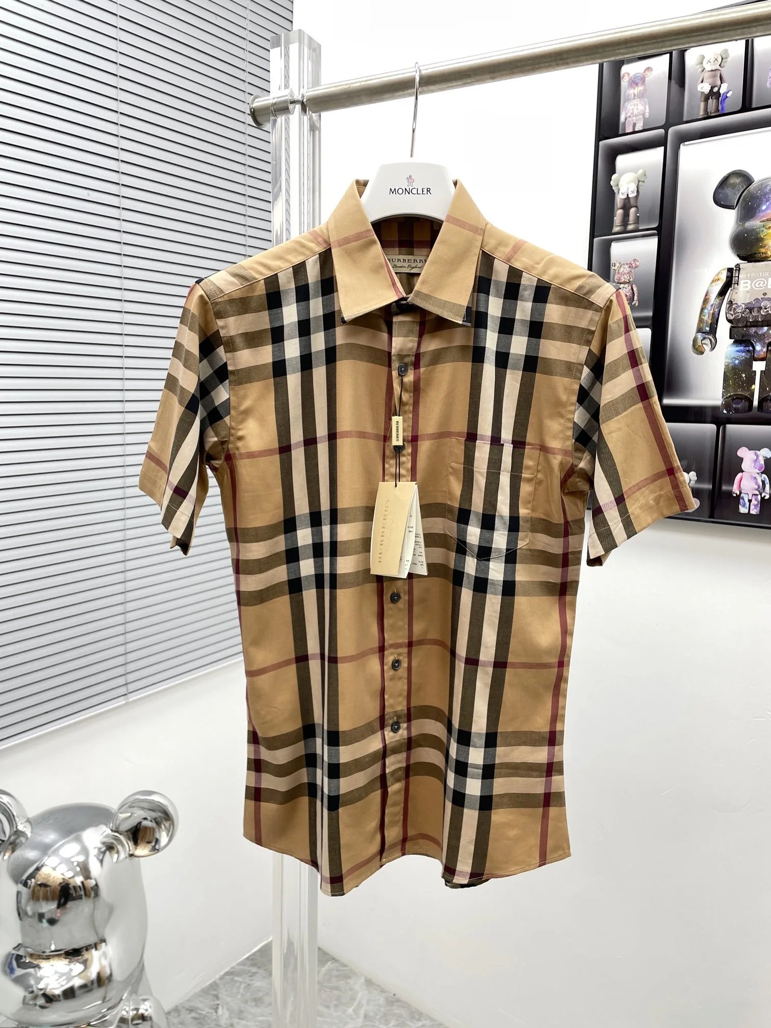 Burberry Shirts Short-Sleeve Plaid Button-Up Shirt — UM015