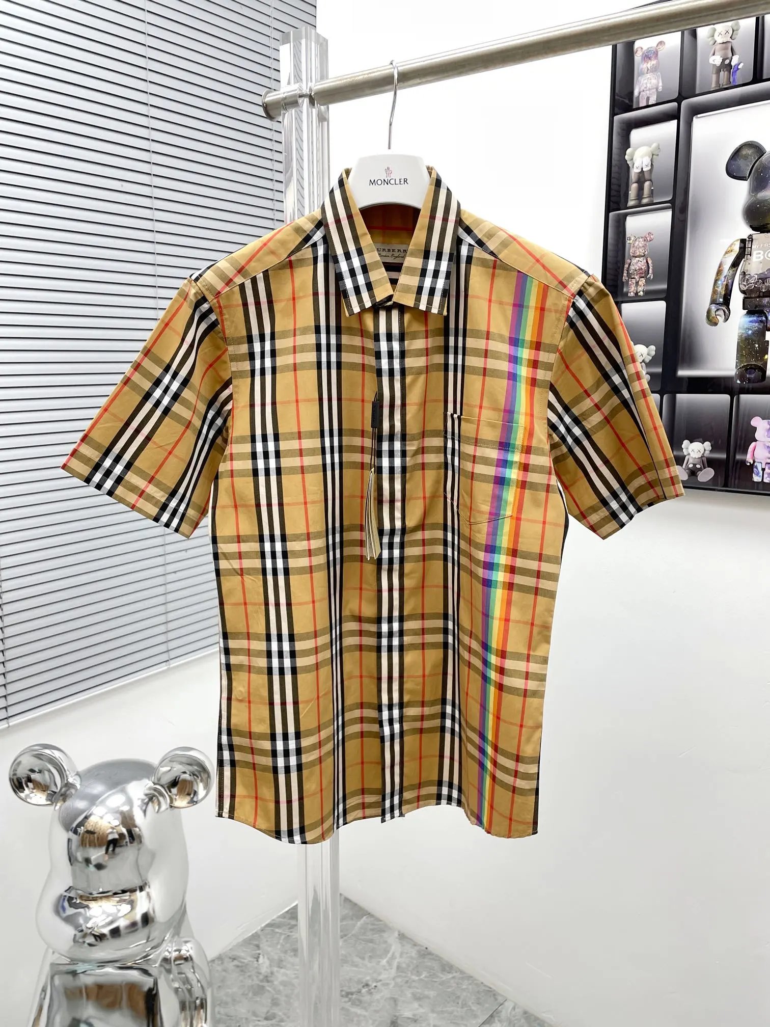 Burberry Shirts Short-Sleeve Plaid Button-Up Shirt — UM001