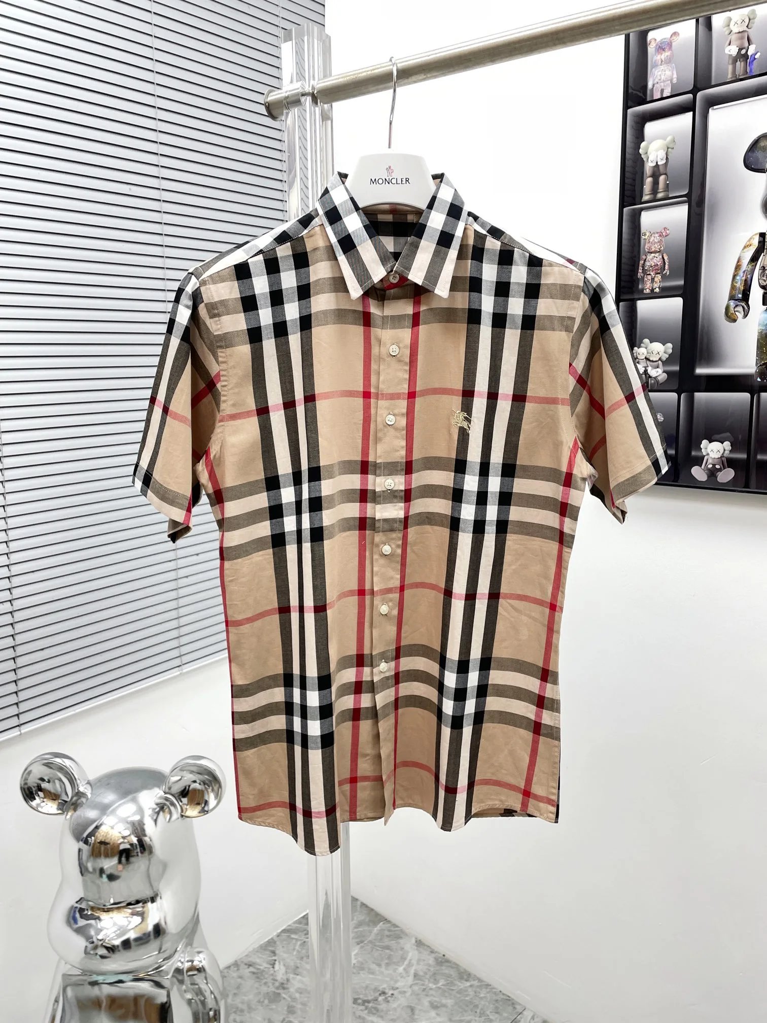 Burberry Shirts Short-Sleeve Plaid Button-Up Shirt — UM011