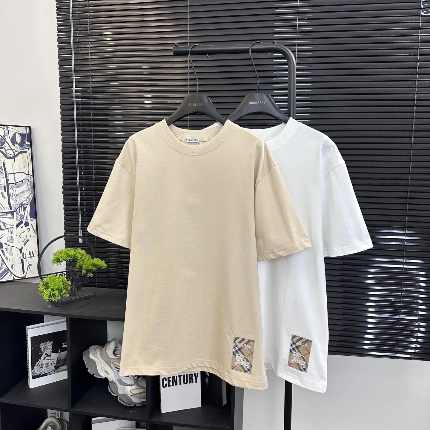 Burberry T-Shirts Short-Sleeve Logo T-Shirt — 11