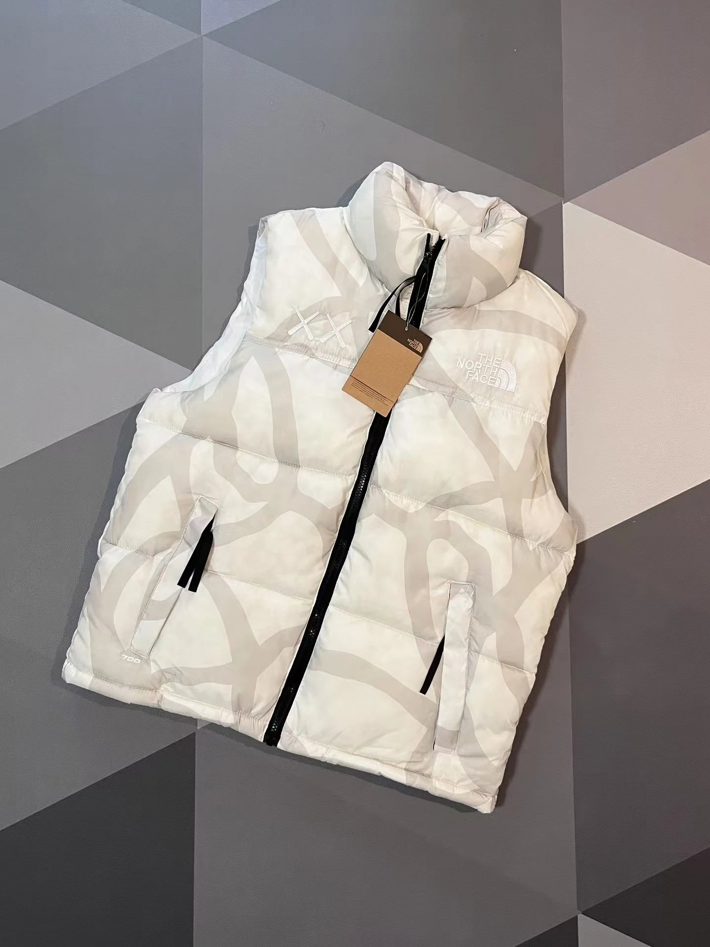 The North Face Down Jackets Camouflage-print puffer jacket — ANGH-2