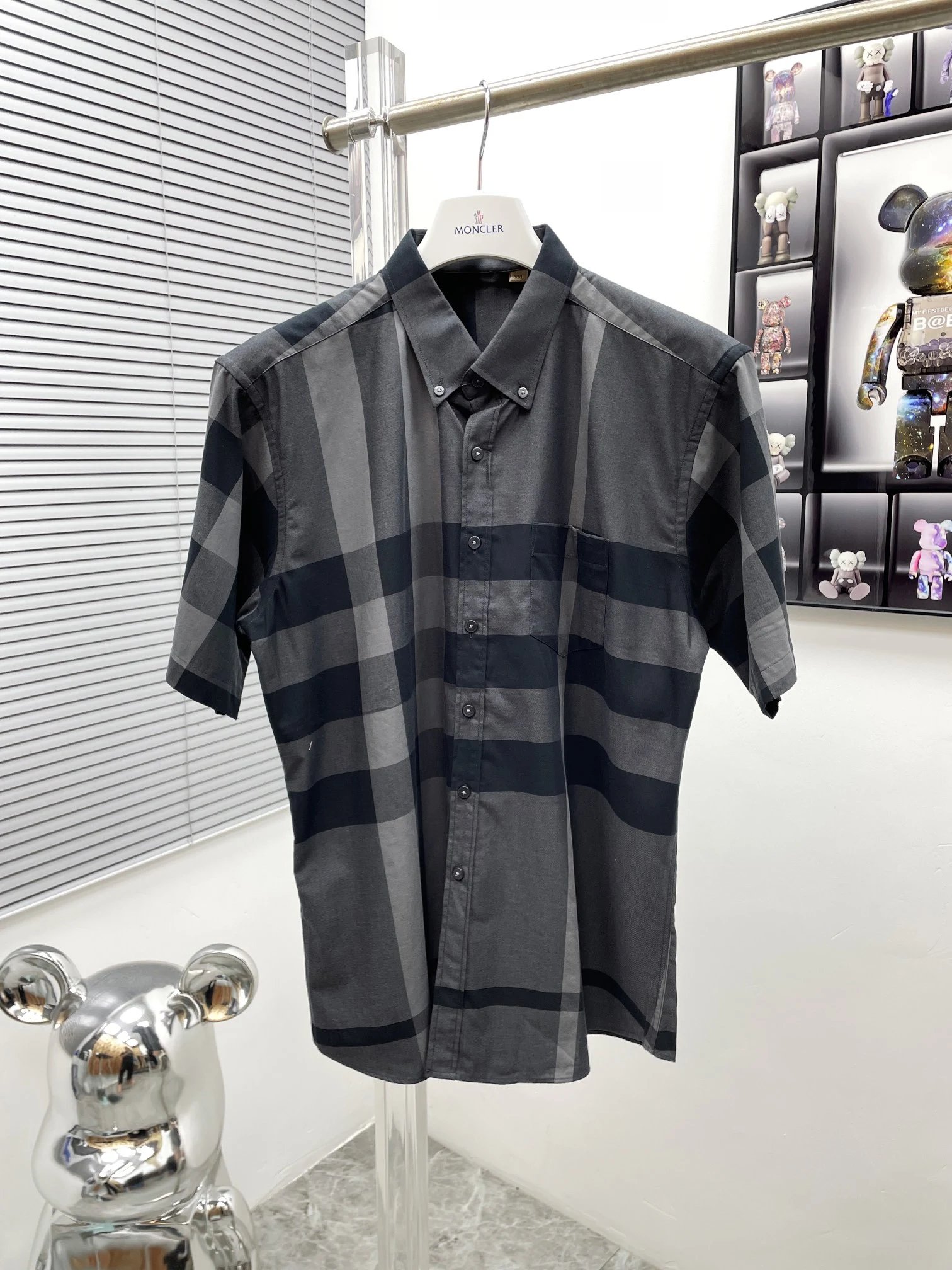 Burberry Shirts Short-Sleeve Plaid Button-Up Shirt — UM020