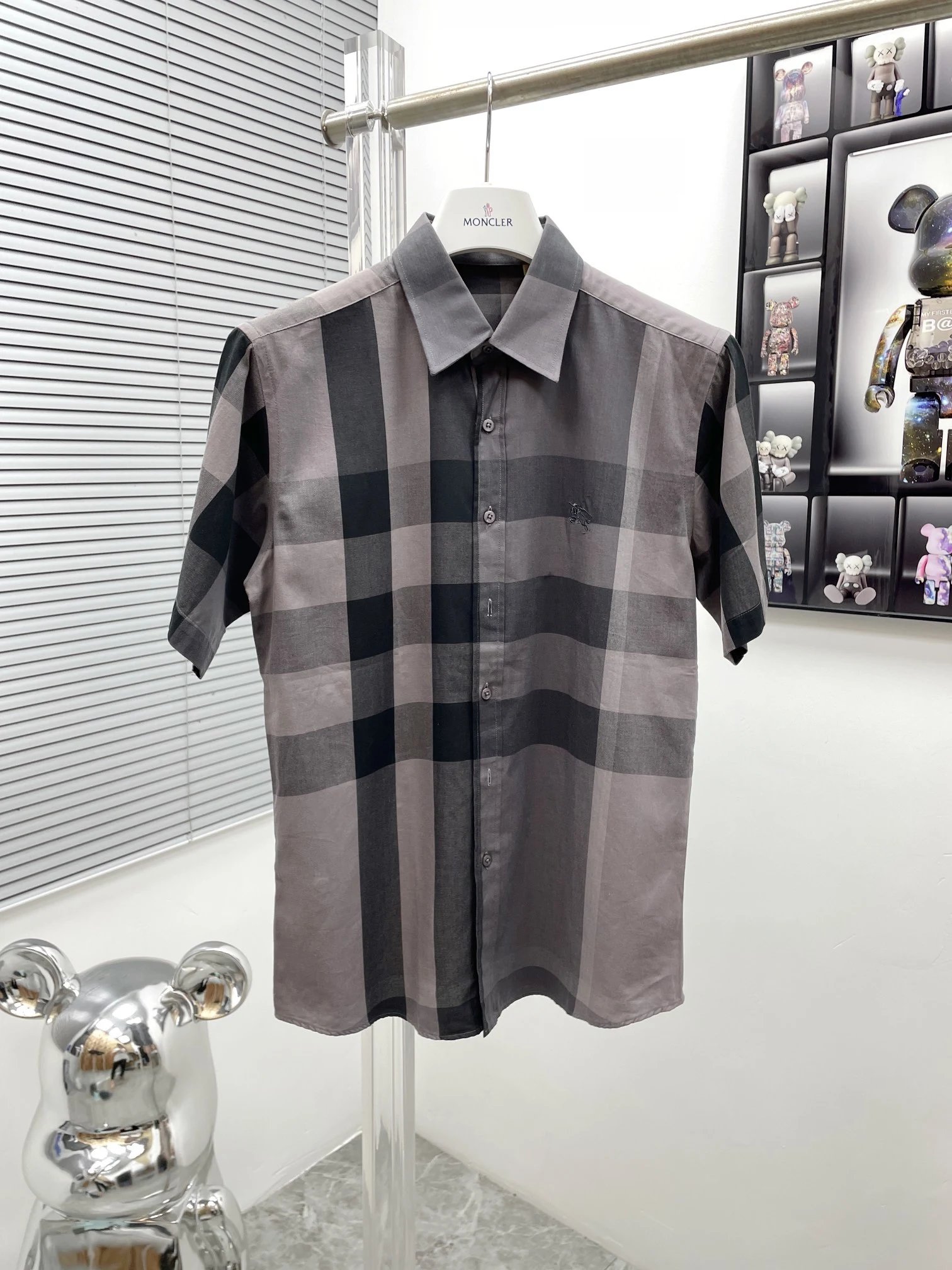 Burberry Shirts Short-Sleeve Plaid Button-Up Shirt — UM006
