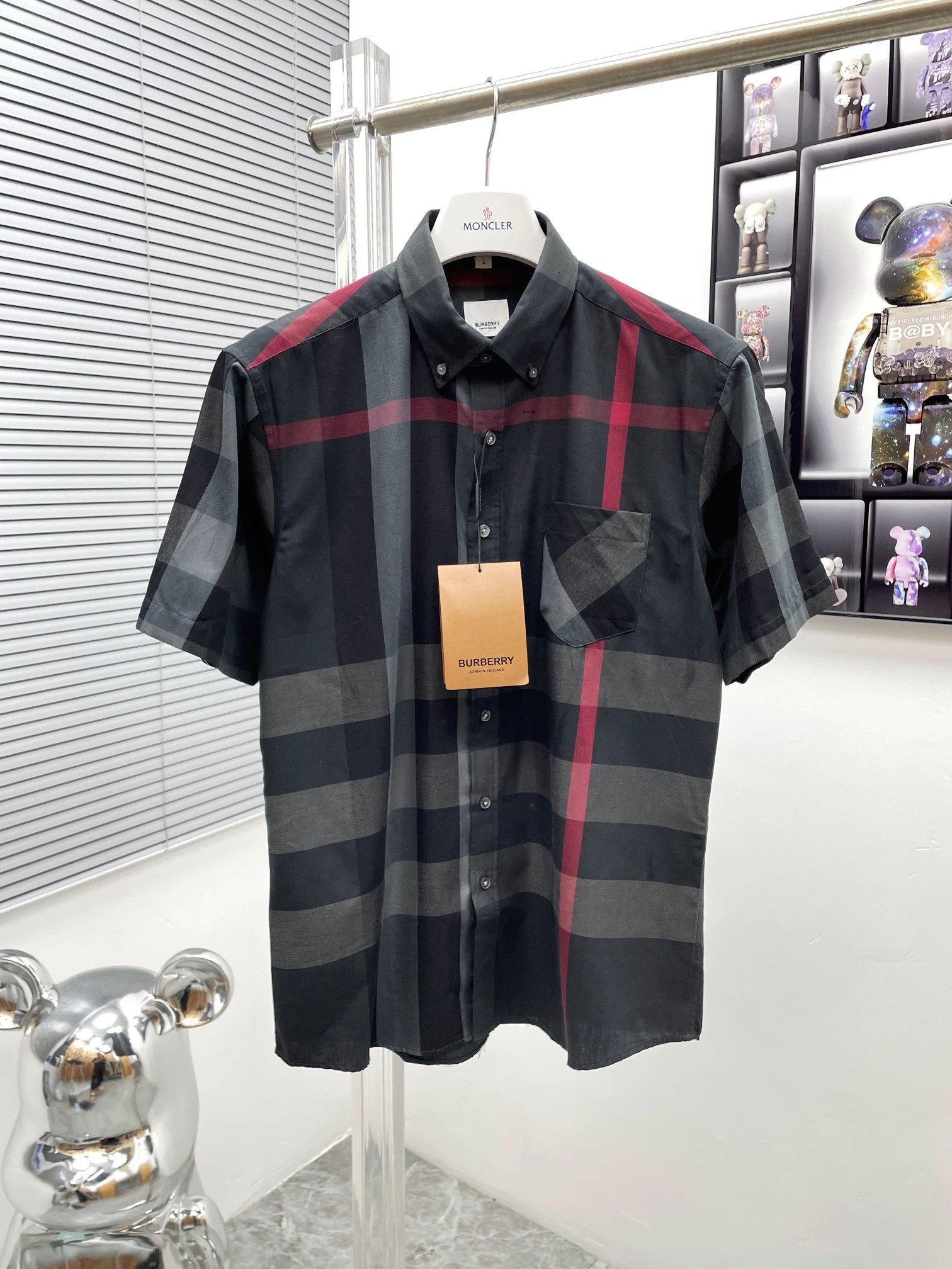 Burberry Shirts Short-Sleeve Plaid Button-Up Shirt — UM017