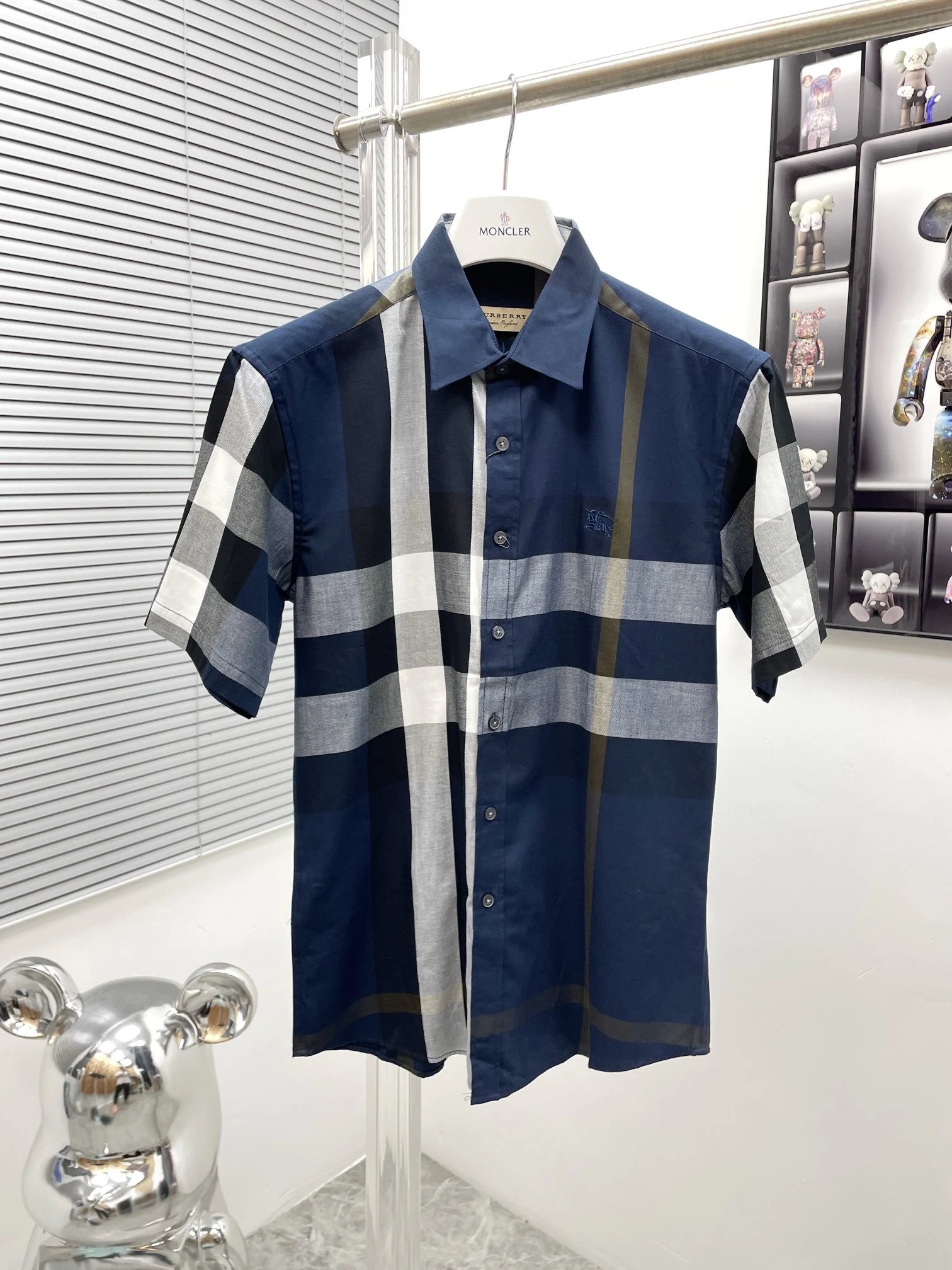 Burberry Shirts Short-Sleeve Plaid Button-Up Shirt — UM005