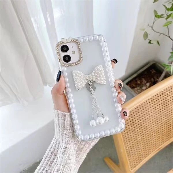 Diamond-Encrusted Phone Case photo 6