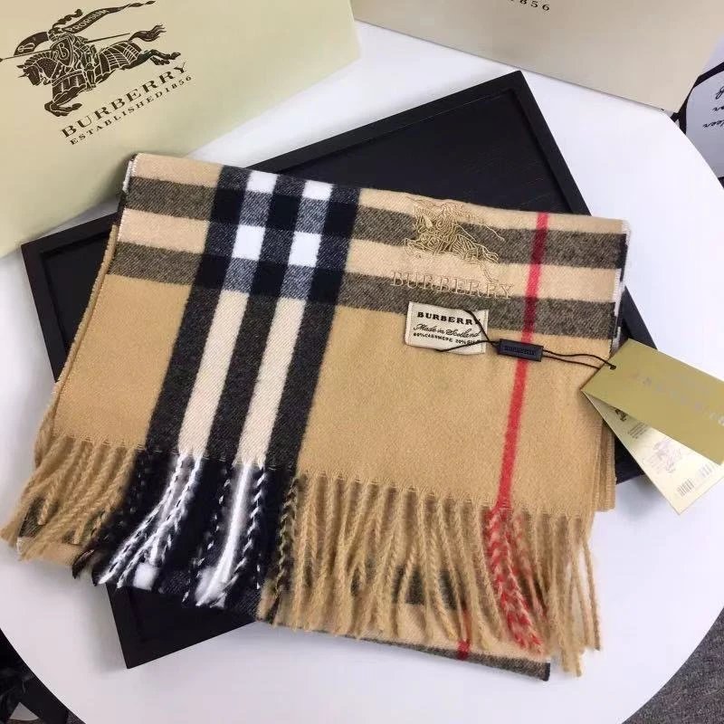 Warm and comfortable winter scarf 2