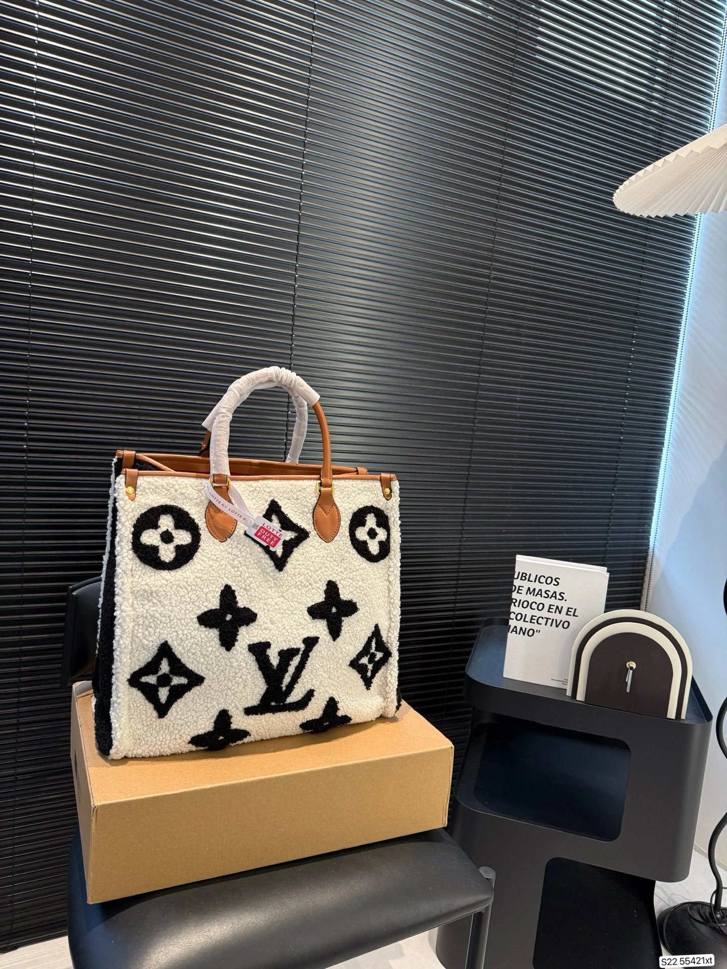 Chanel Style Small Tote Bag photo 7