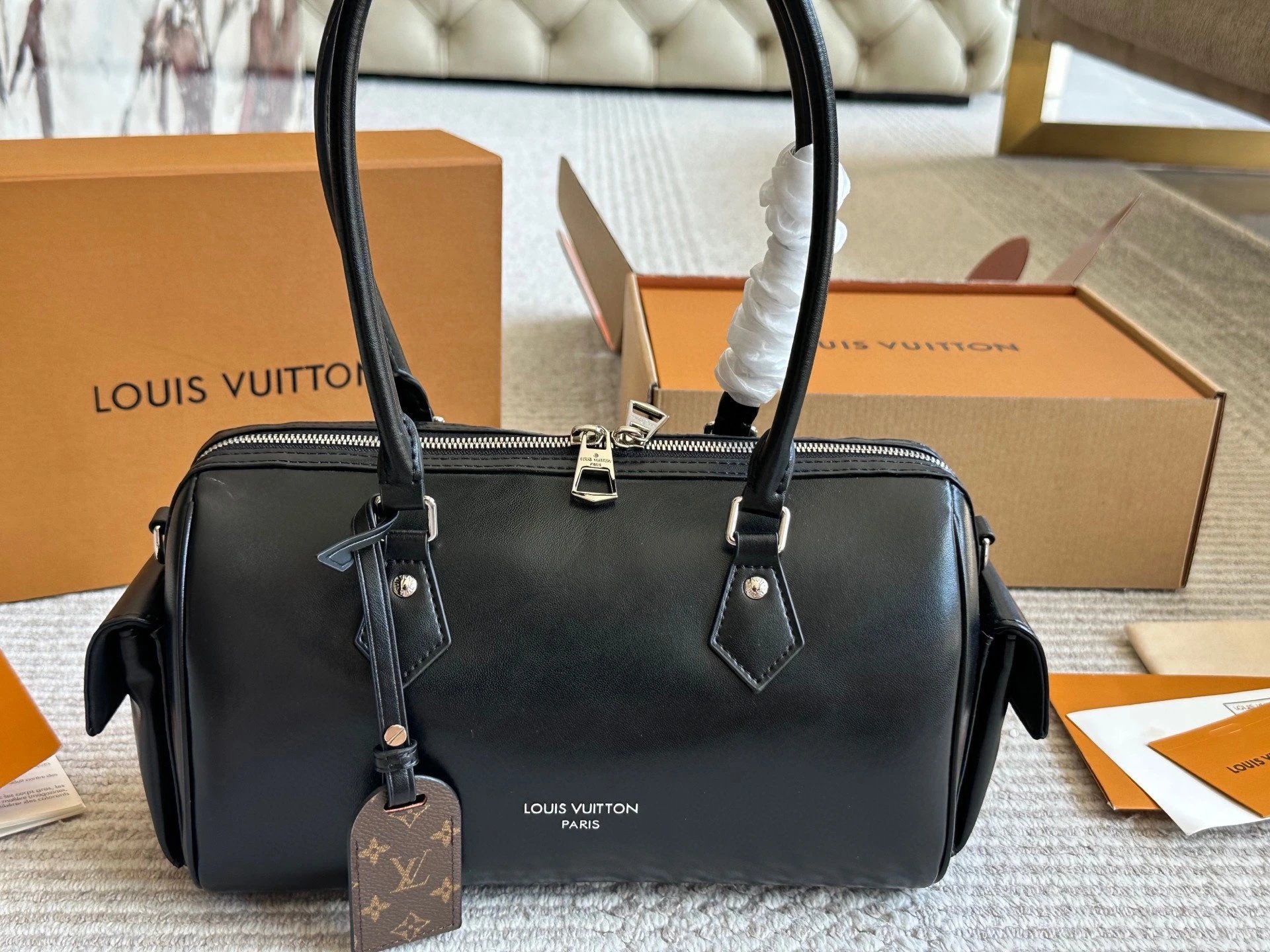 Chanel Style Small Tote Bag photo 3