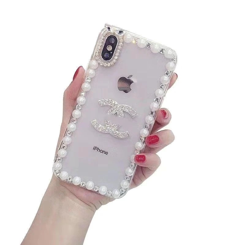 Diamond-Encrusted Phone Case photo 3