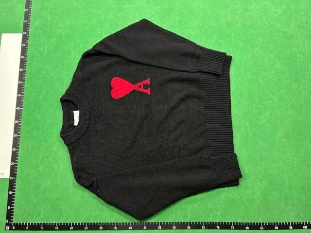 AMI Paris Knitwear de Coeur crewneck sweater product detail image 2