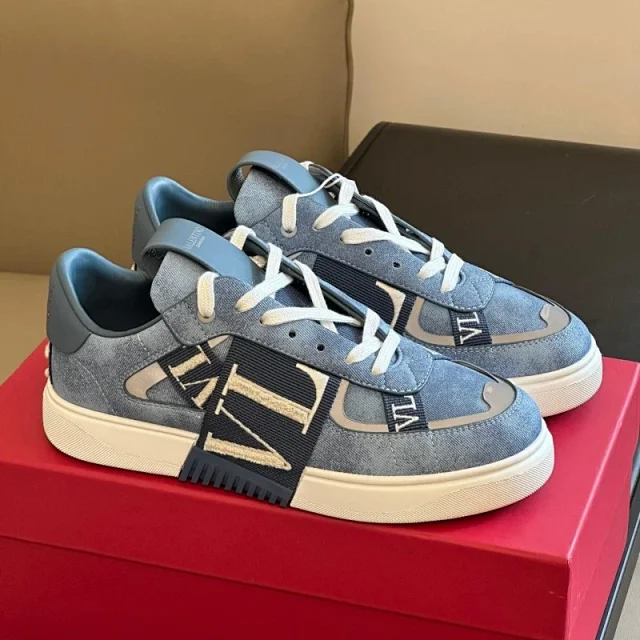 Valentino Sneakers Low-top Roman Stud product detail image 12