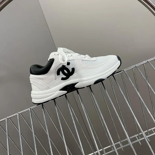 Chanel Sneakers Low-Top Double C Logo product detail image 7