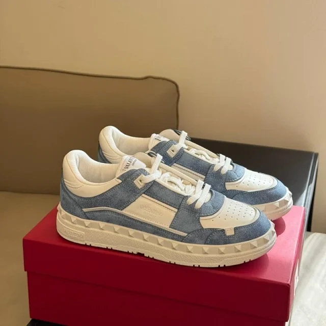 Valentino Sneakers Low-top Roman Stud product detail image 5