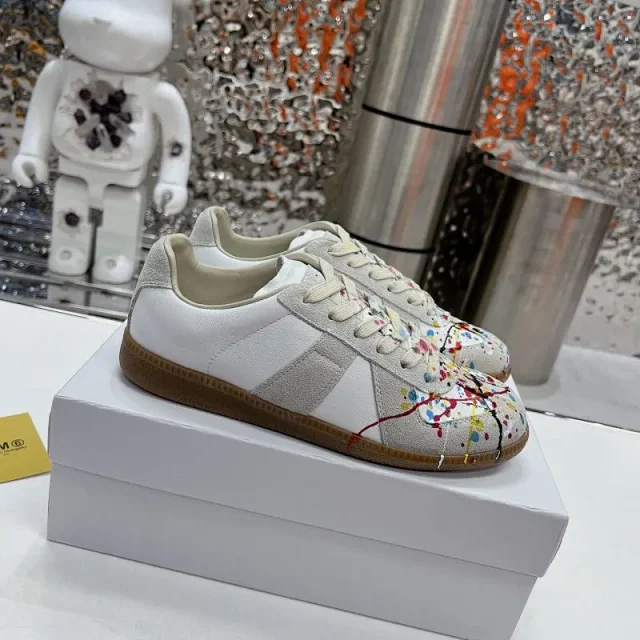 MM6 Maison Margiela Sneakers Low-Top Lace-Up Gum-Sole product detail image 2