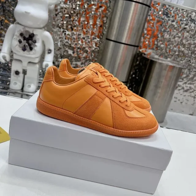 MM6 Maison Margiela Sneakers Low-Top Lace-Up Gum-Sole product detail image 10