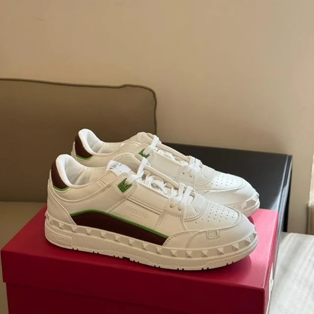 Valentino Sneakers Low-top Roman Stud product detail image 6