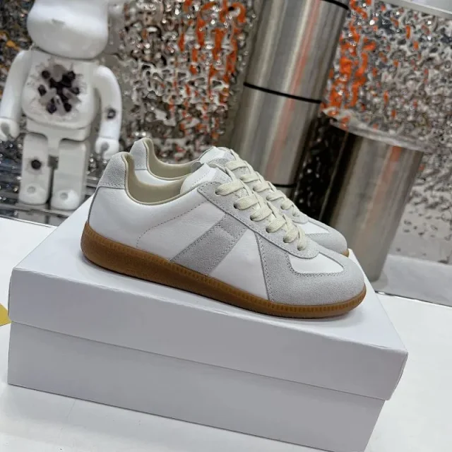 MM6 Maison Margiela Sneakers Low-Top Lace-Up Gum-Sole product detail image 11