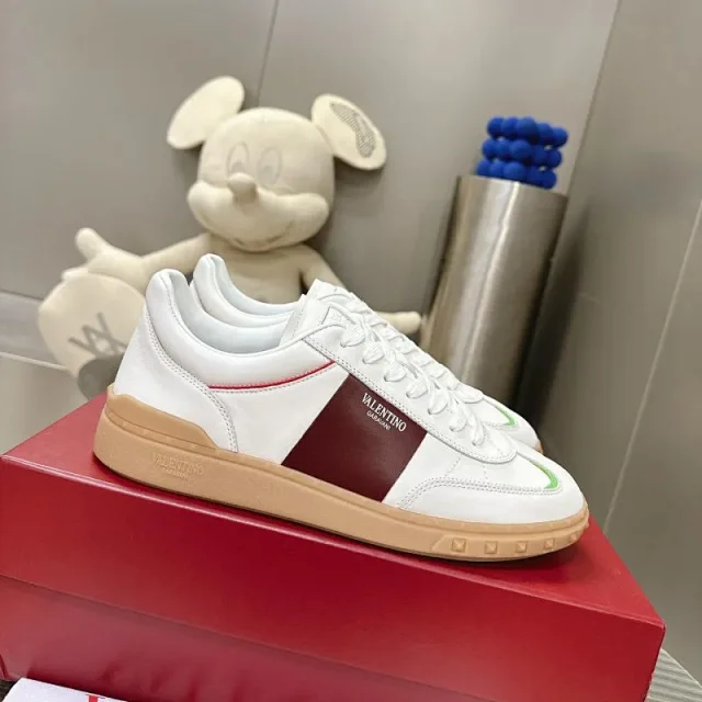 Valentino Garavani Sneakers Low-top side-stripe product detail image 1