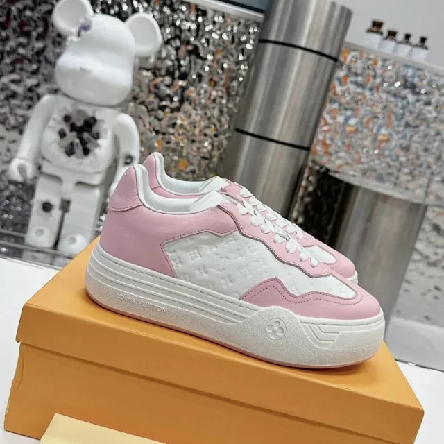 Louis Vuitton Sneakers Platform with monogram-embossed side panels product detail image 3