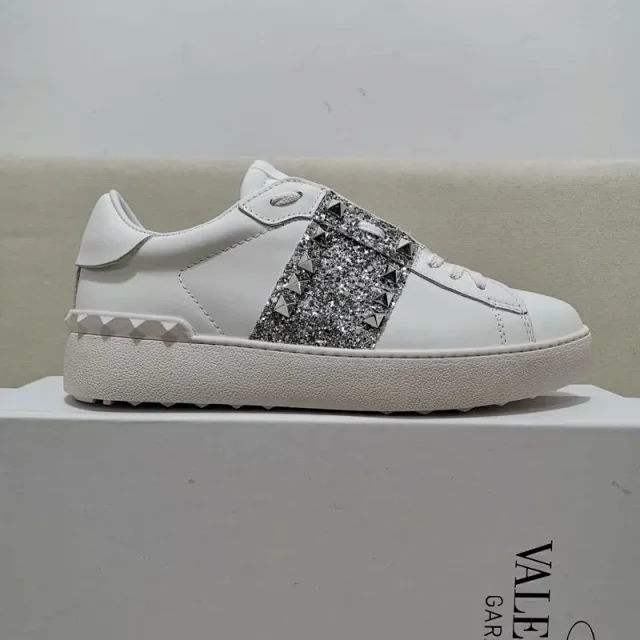 Valentino Garavani Sneakers Open low-top with metallic studded side panel product detail image 8