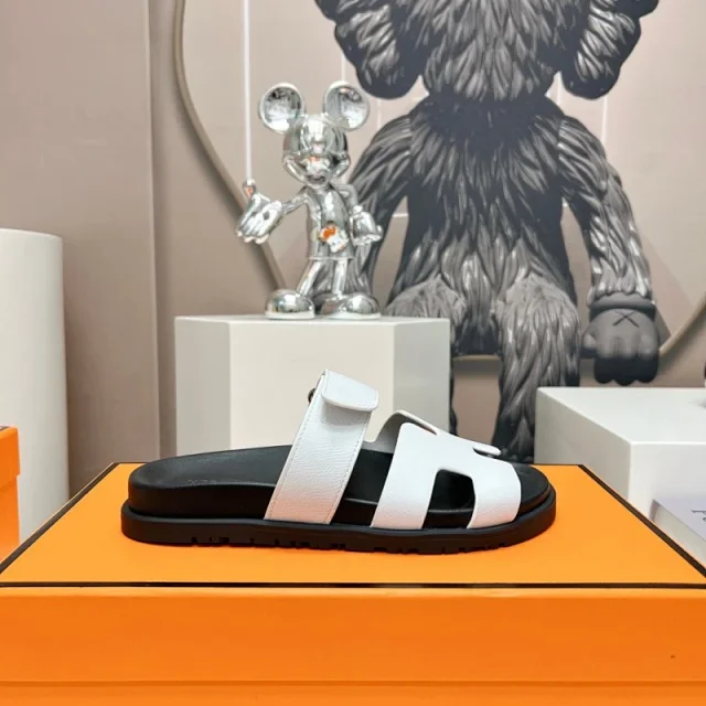 Hermès Sandals Chypre H-cutout suede with adjustable strap product detail image 21