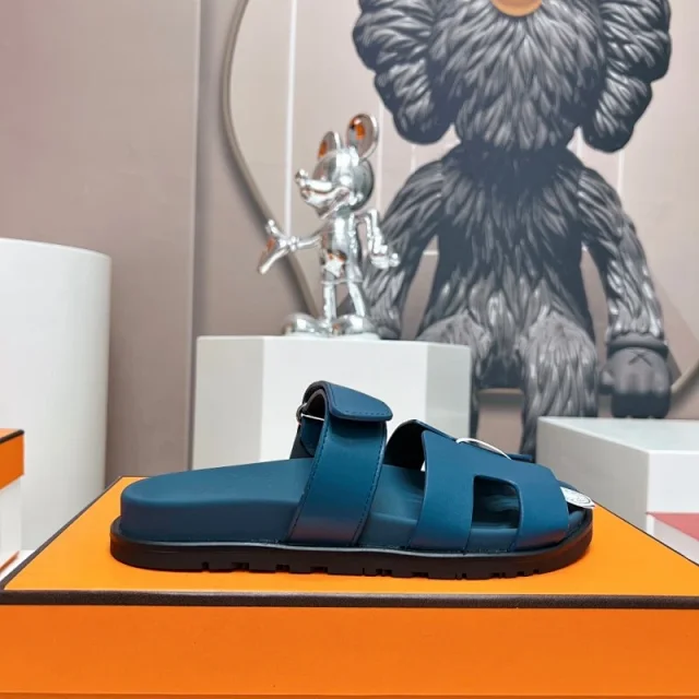 Hermès Sandals Chypre H-cutout suede with adjustable strap product detail image 15