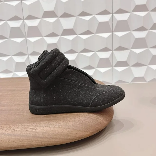 Unbranded Sneakers High-top with padded ankle strap product detail image 4