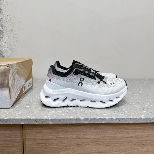 On Sneakers Cloudmonster product detail image 3