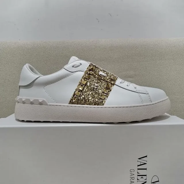 Valentino Garavani Sneakers Open low-top with metallic studded side panel product detail image 7