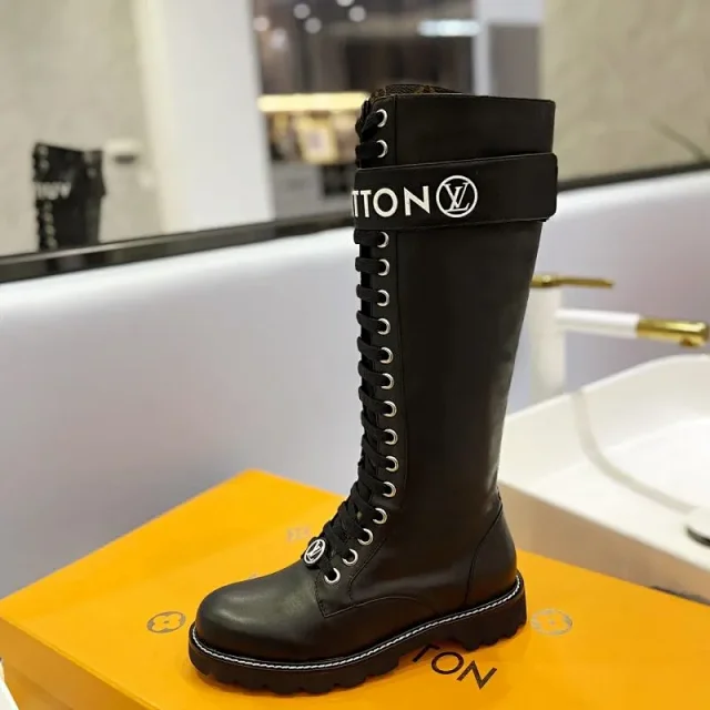 Louis Vuitton Boots Knee-high lace-up with logo strap product detail image 3