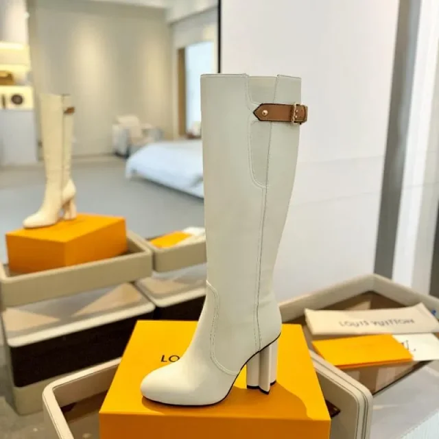 Louis Vuitton Boots Knee-high lace-up with logo strap product detail image 14