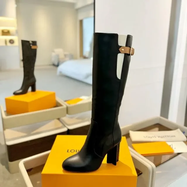 Louis Vuitton Boots Knee-high lace-up with logo strap product detail image 15