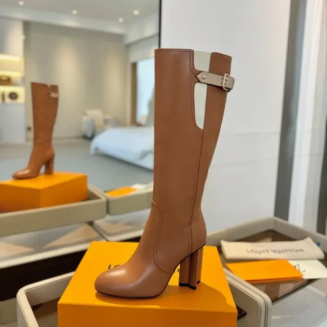 Louis Vuitton Boots Knee-high lace-up with logo strap product detail image 13