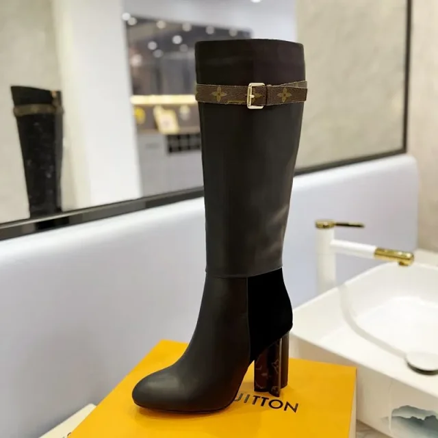 Louis Vuitton Boots Knee-high lace-up with logo strap product detail image 24