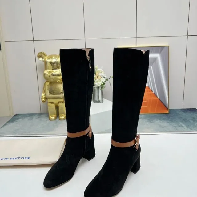 Louis Vuitton Boots Knee-high lace-up with logo strap product detail image 33
