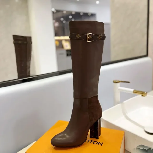 Louis Vuitton Boots Knee-high lace-up with logo strap product detail image 22