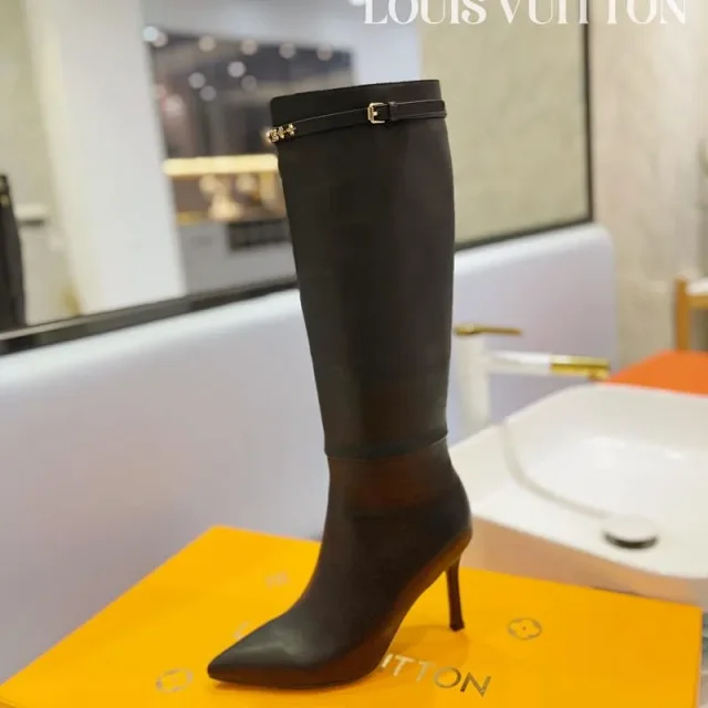 Louis Vuitton Boots Knee-high lace-up with logo strap product detail image 9