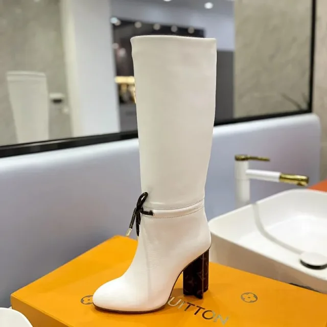 Louis Vuitton Boots Knee-high lace-up with logo strap product detail image 25