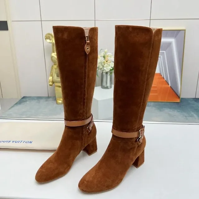 Louis Vuitton Boots Knee-high lace-up with logo strap product detail image 32