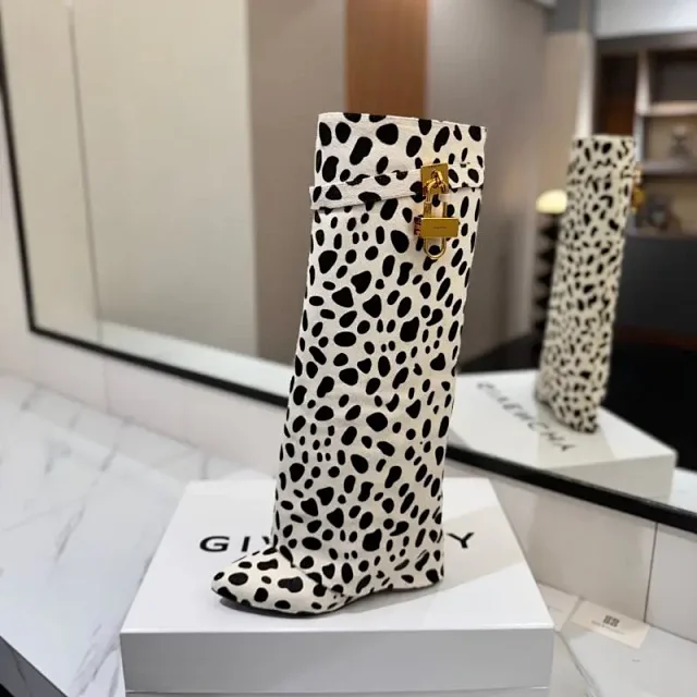 Givenchy Boots Pointed-Toe Double-Buckle Mid-Calf product detail image 14