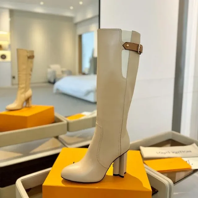 Louis Vuitton Boots Knee-high lace-up with logo strap product detail image 12