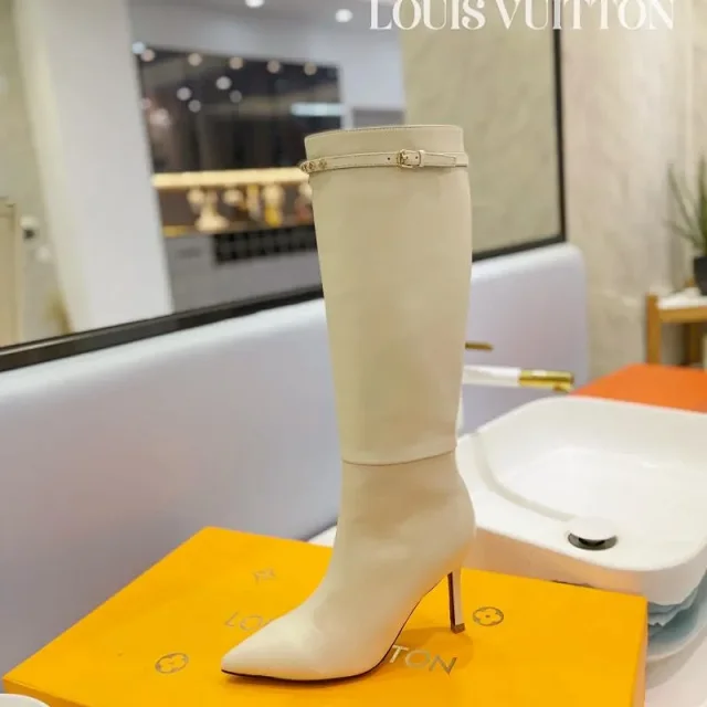 Louis Vuitton Boots Knee-high lace-up with logo strap product detail image 10