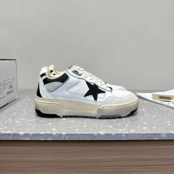 Valentino Garavani Rockstud Stars White Leather Sneakers - 7